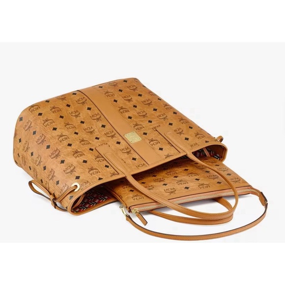 NWT MCM Reversible Liz Shopper Tote in Cognac Visetos - Medium - Picture 7 of 8